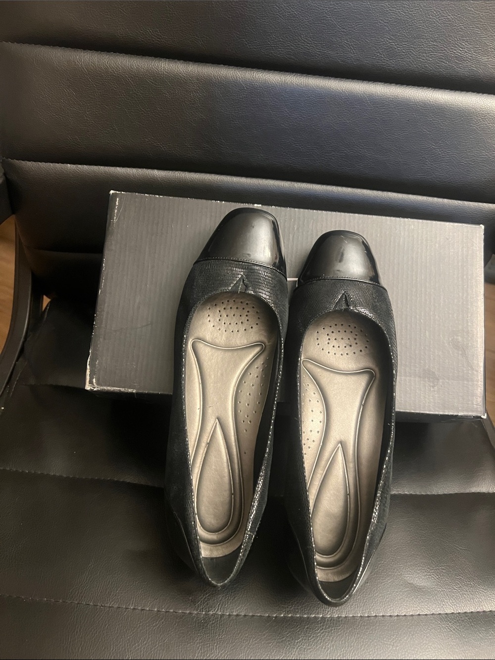 8.5 M Women Black Slip-On Dress Shoes